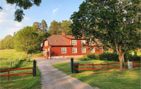 Three-Bedroom Holiday Home in Mantorp